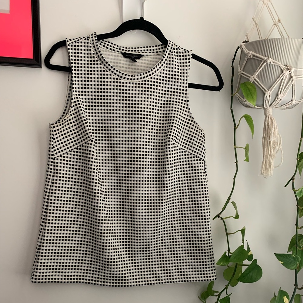 2 for $30 - 🏁 Banana Republic Sleeveless Checkered Top 🏁